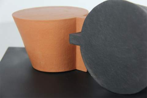 Ángel Garraza  Sitios y lugares, 1996-2002  Arcilla chamotada sobre soporte de madera fenólica  37 x 37 x 18 cm  Colección Mariano Poyatos y Filomena Lorenzo. Galería Espai Nivi