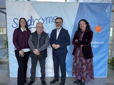 Foto: Izquierda a derecha: Mar Tirado, gerente de Síndrome de Down Castellón, Alberto Mateu presidente de la Asociación Síndrome de Down de Castellón, Israel Martínez Director General de Turismo y Carolina Ballest