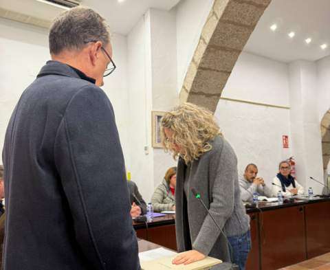 El Ayuntamiento de Alcalà-Alcossebre incorpora a Desa Pitarch y reestructura sus concejalías