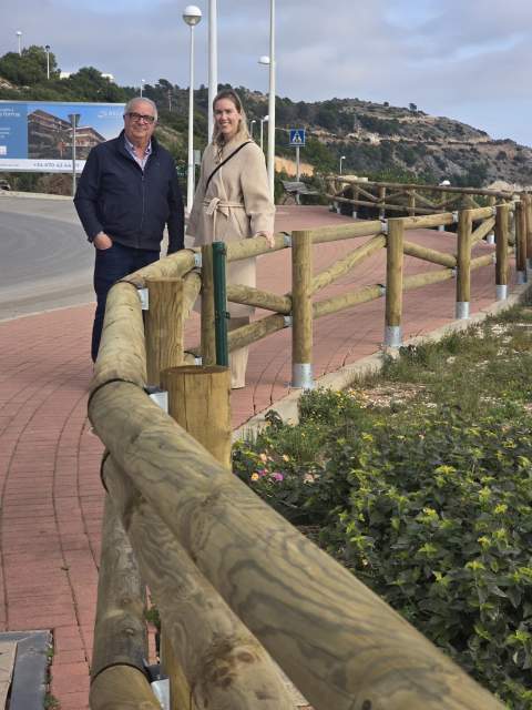 El Ayuntamiento de Oropesa del Mar mejora la seguridad y la imagen del mirador de Torre Bellver con la renovación de su valla perimetral