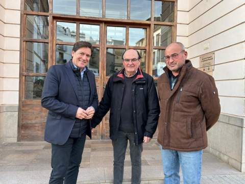 Les Useres y la Generalitat trabajan de forma conjunta para mantener servicios bancarios esenciales