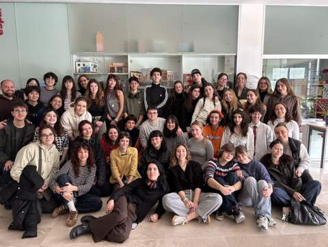 La Facultat de Belles Arts de Sant Carles acoge la exposición «Historias a escala» en el ESPAI [VITRINA]