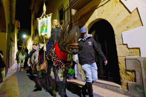 Los caballos y la tradición se dan la mano en el Sant Antoni de La Torre d’en Besora