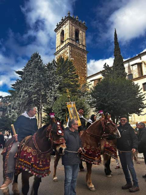 Benassal celebra Sant Antoni con gran participación pese a la lluvia