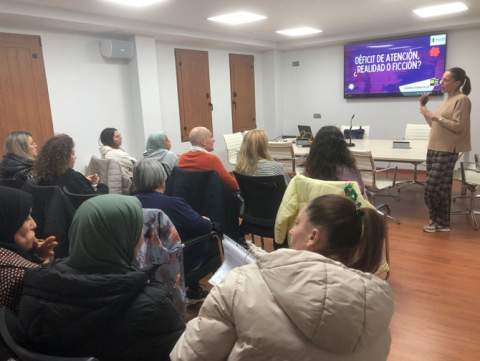 Santa Magdalena acoge una charla divulgativa sobre el déficit de atención dirigida a las familias