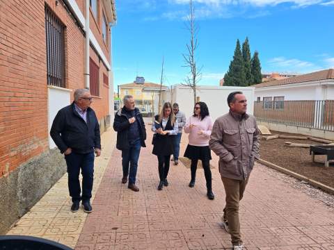 El Ayuntamiento de Oropesa del Mar refuerza las infraestructuras educativas con la instalación de dos aulas prefabricadas en el CEIP Dean Martí