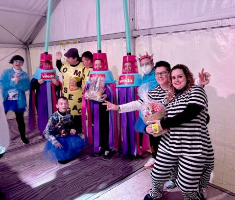 Las fregonas segundo premio