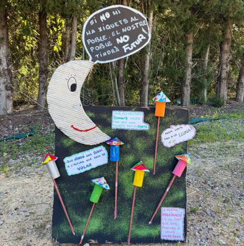 La Ludoteca de Santa Magdalena de Pulpis celebra las Fallas con la ‘plantà’ y ‘cremà’ de su monumento