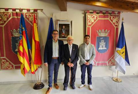 Alfondeguilla formaliza el relevo en el Juzgado de Paz tras cuatro décadas de servicio de Joaquín Font