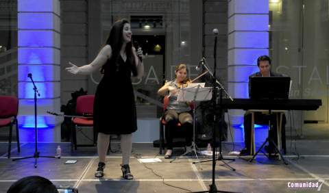 Soprano Flor Nev&aacute;rez