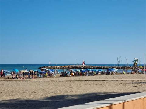 Torreblanca activa el servicio de socorrismo en sus playas hasta el 10 de septiembre