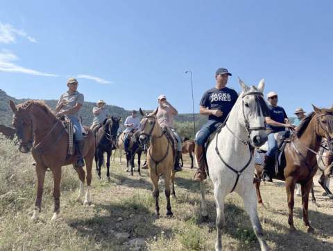 La Torre d’en Besora vivió una multitudinaria II Feria del Caballo y Productos del Maestrat con música, gastronomía y tradición