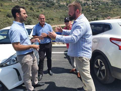 • Iván Sánchez Cifre con los técnicos de Fomento N232