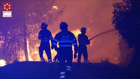 Fotografía. Extinción del incendio de Azuébar.