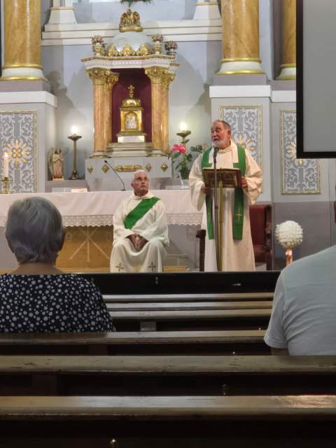 La parroquia de Santa Magdalena da la bienvenida a su nuevo párroco, Mosén Cristóbal Zurita