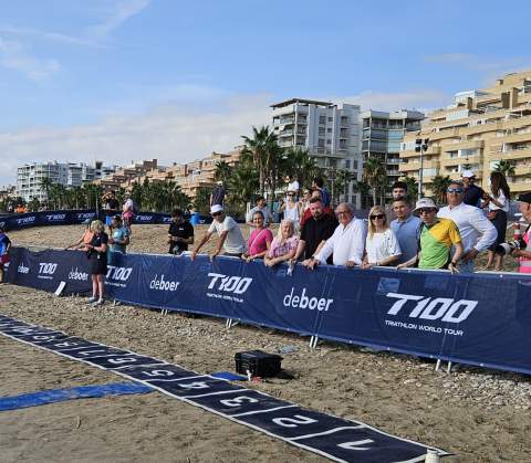 Oropesa del Mar se convierte en epicentro del triatlón internacional con la celebración del T100 Triathlon World Tour