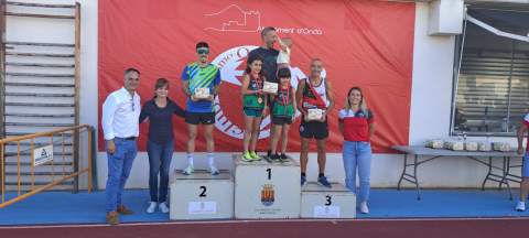 El xivertense Javi Lozano sube al podio en el 10K de la Fira de Onda