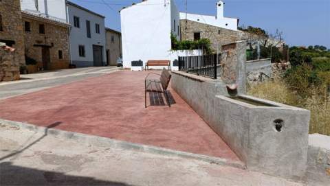 La Torre d’En Besora habilita una nueva zona de aparcamiento en Els Vilàs gracias al Plan Impulsa de la Diputación de Castellón