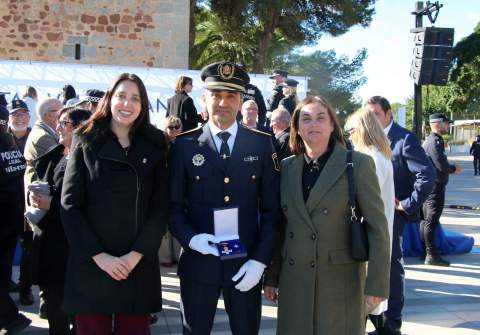 El jefe de la Policía Local de Torreblanca recibe la Cruz al Mérito Policial con Distintivo Rojo por un rescate decisivo