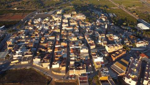 El Ayuntamiento de La Llosa aprueba un presupuesto de 2,28 millones de euros para 2026 centrado en el empleo, los servicios y la mejora del municipio