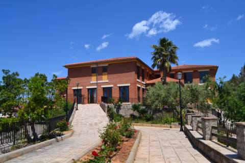 El Consell destina más de 135.000 euros a Les Coves para renovar las cubiertas del centro de día, financiado con más de 417.000 euros por la Generalitat