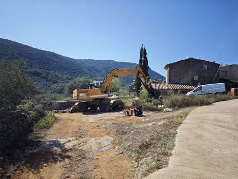 La Torre d’En Besora mejora su red de aguas residuales con una nueva infraestructura en el Mas de Centelles y las instalaciones deportivas